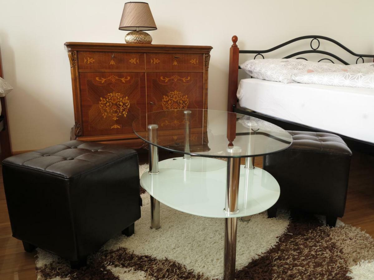 Small Luxury Kapitol Apartment Wien Exteriör bild