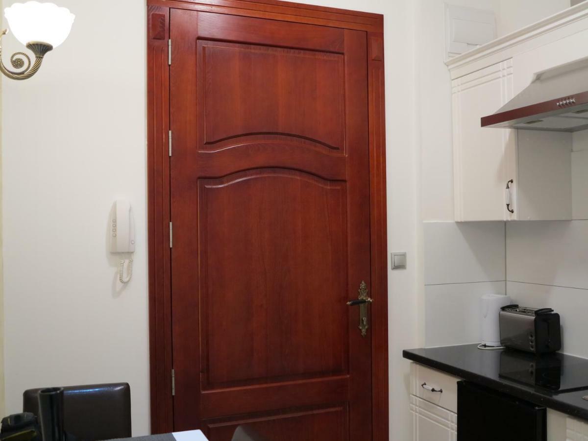 Small Luxury Kapitol Apartment Wien Exteriör bild