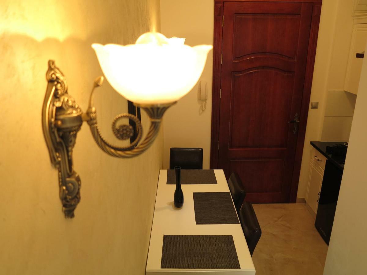 Small Luxury Kapitol Apartment Wien Exteriör bild