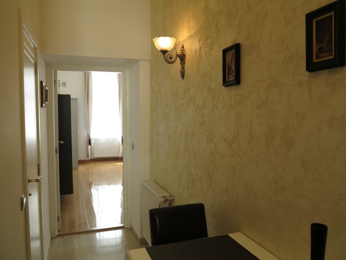 Small Luxury Kapitol Apartment Wien Exteriör bild