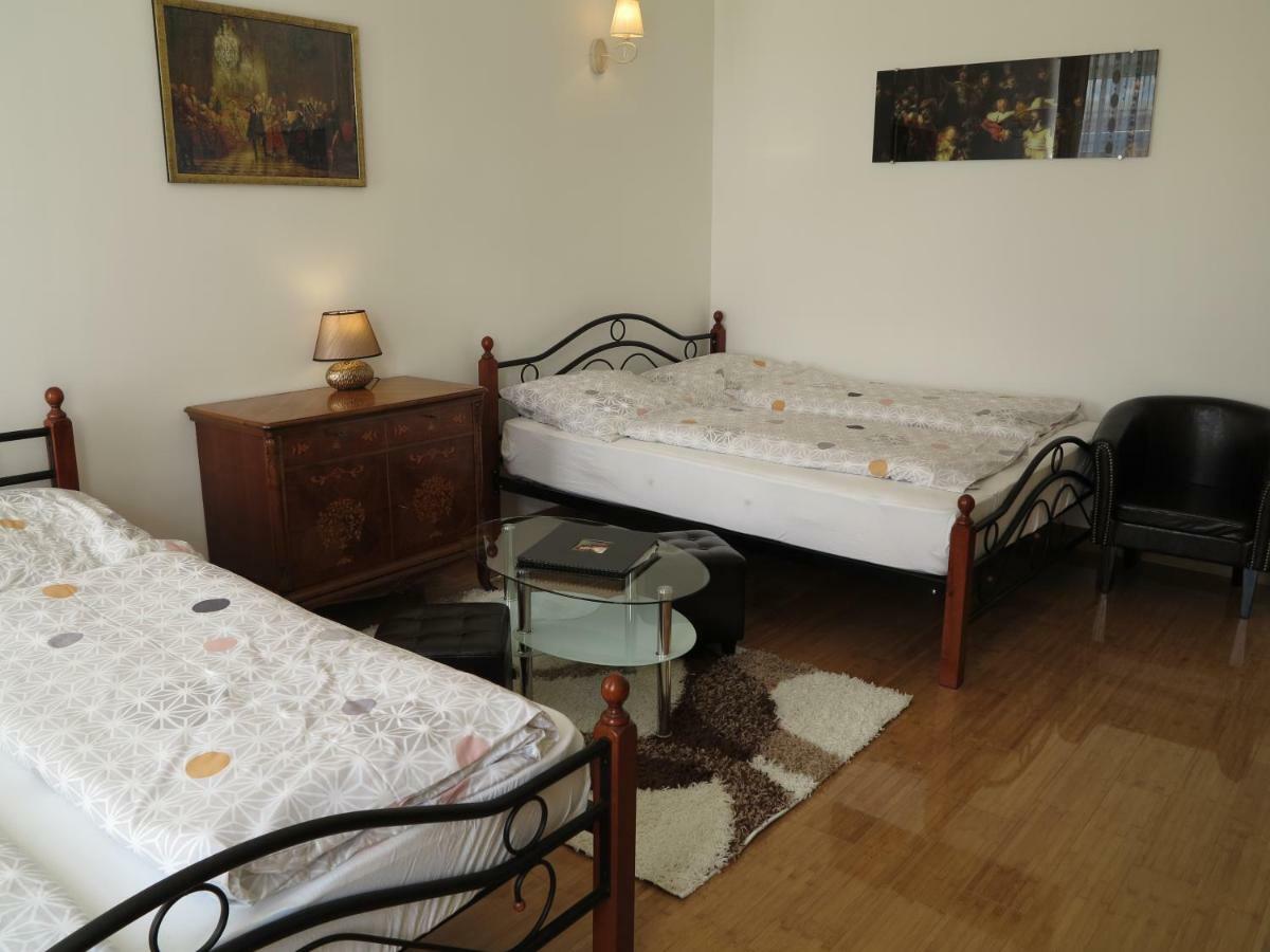 Small Luxury Kapitol Apartment Wien Exteriör bild