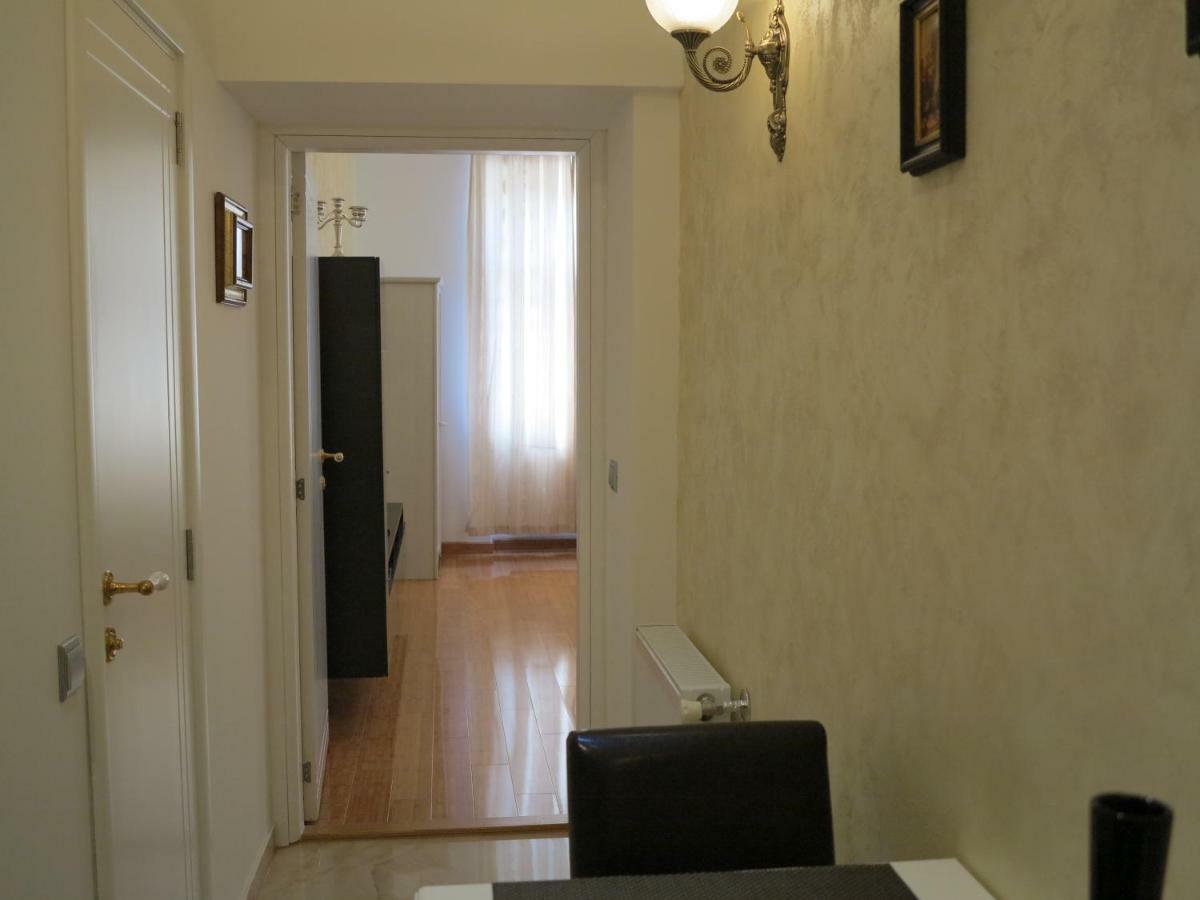 Small Luxury Kapitol Apartment Wien Exteriör bild