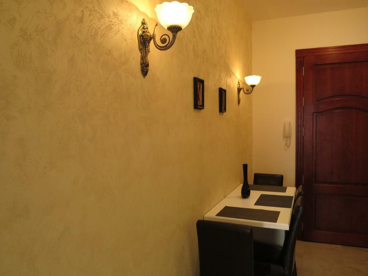 Small Luxury Kapitol Apartment Wien Exteriör bild