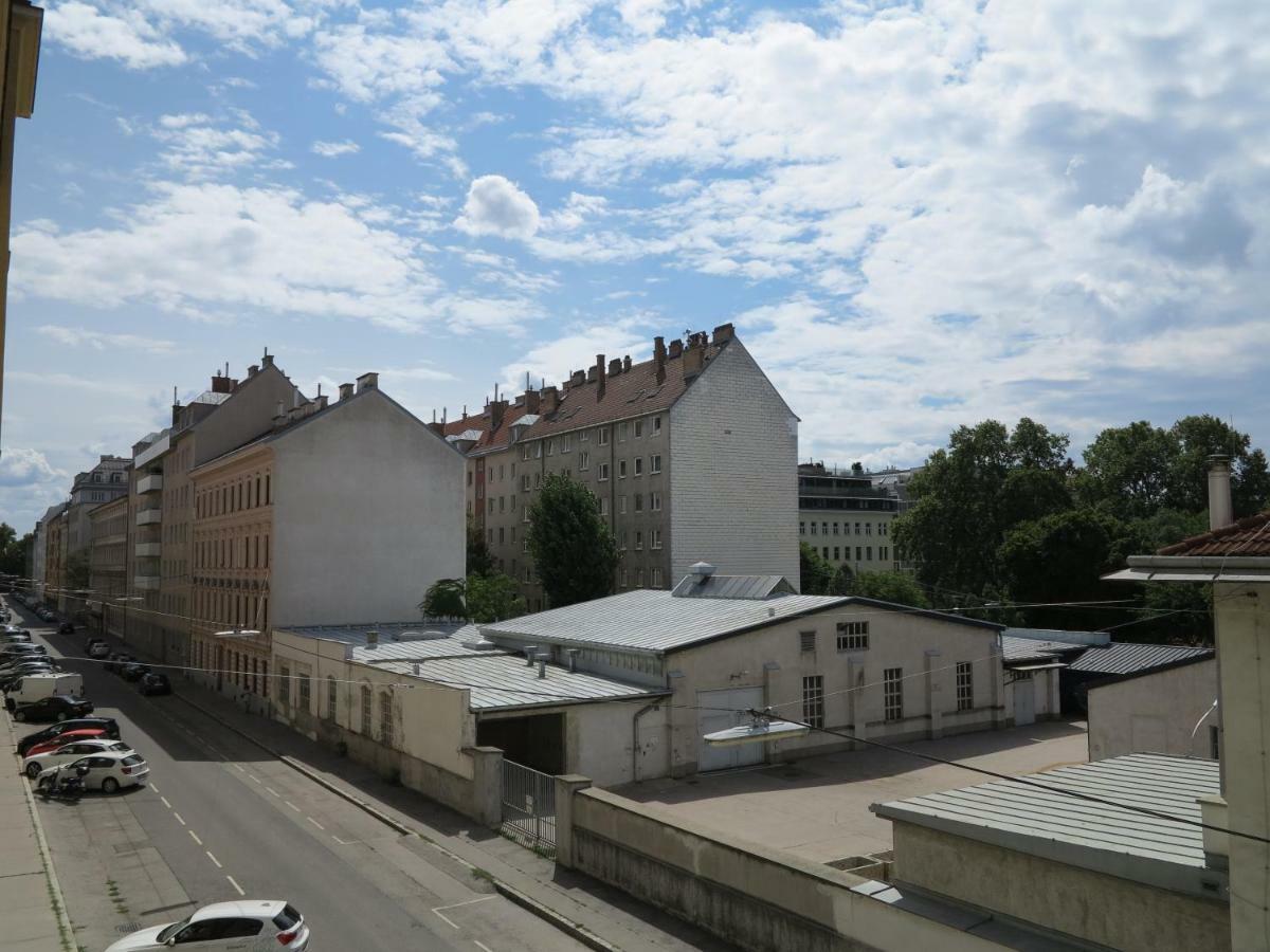 Small Luxury Kapitol Apartment Wien Exteriör bild