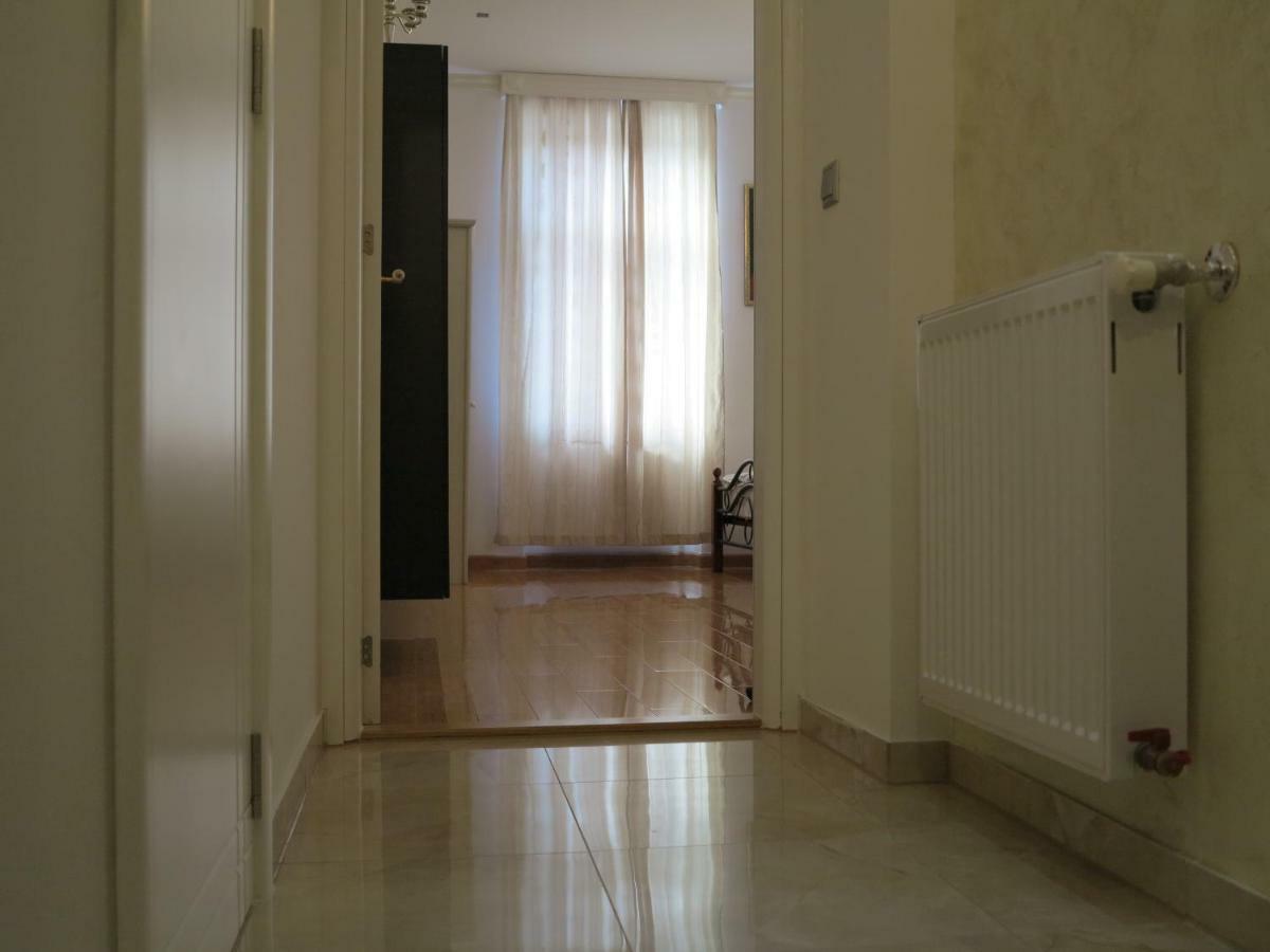 Small Luxury Kapitol Apartment Wien Exteriör bild