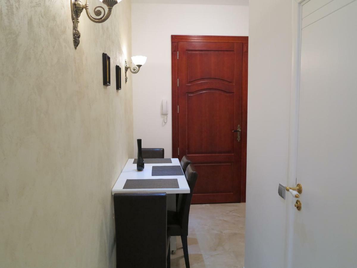 Small Luxury Kapitol Apartment Wien Exteriör bild