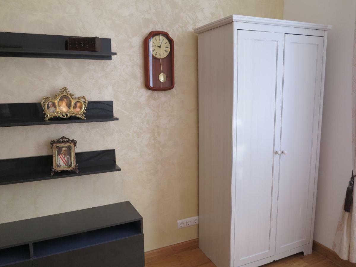 Small Luxury Kapitol Apartment Wien Exteriör bild