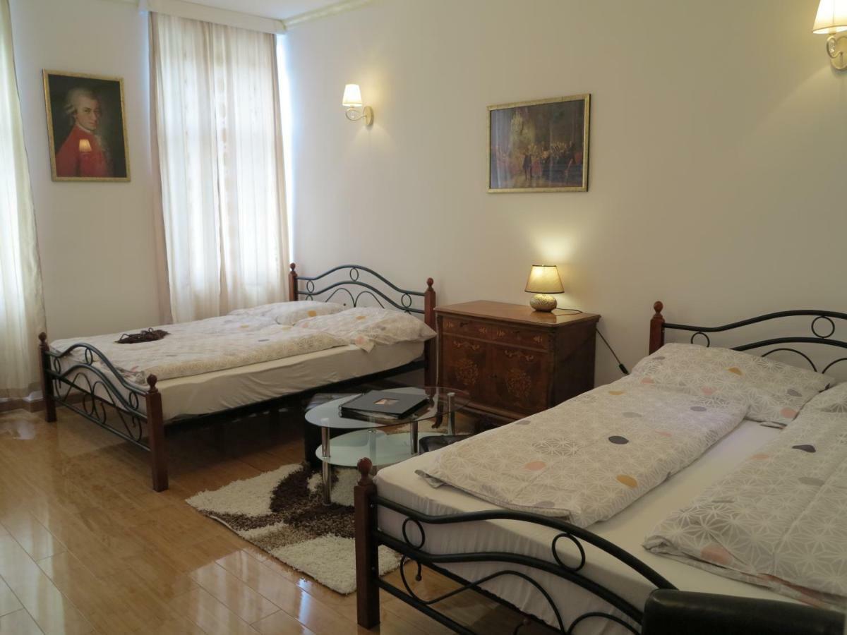 Small Luxury Kapitol Apartment Wien Exteriör bild